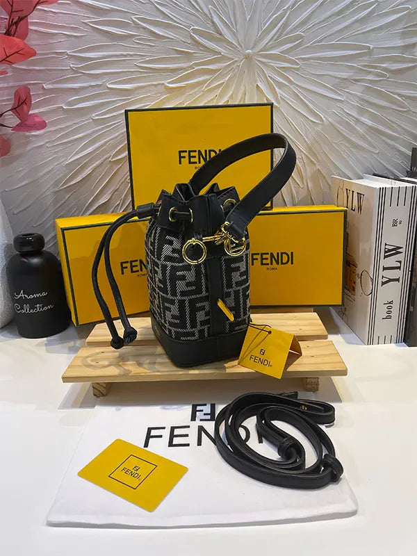 شنطة فندي ماستر صغيرة شنط وحقائب fendi bags