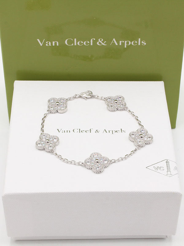 اساور فان كليف الماستر الجديده