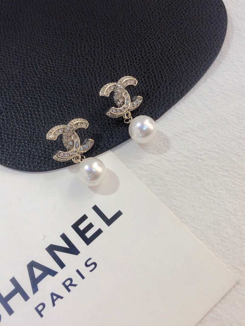 حلق شانيل لولو فضي حلق chanel