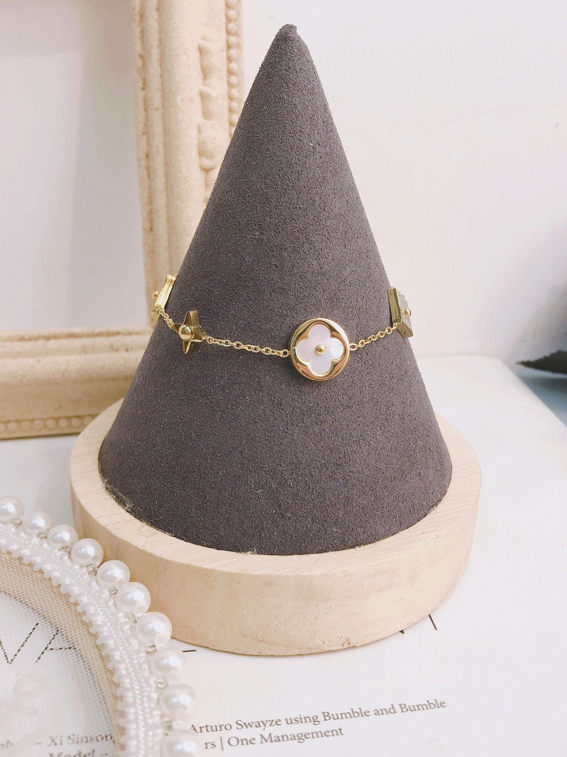 اسواره لويس فيتون لوقو وايت شيل اسواره louis vuitton ذهبي