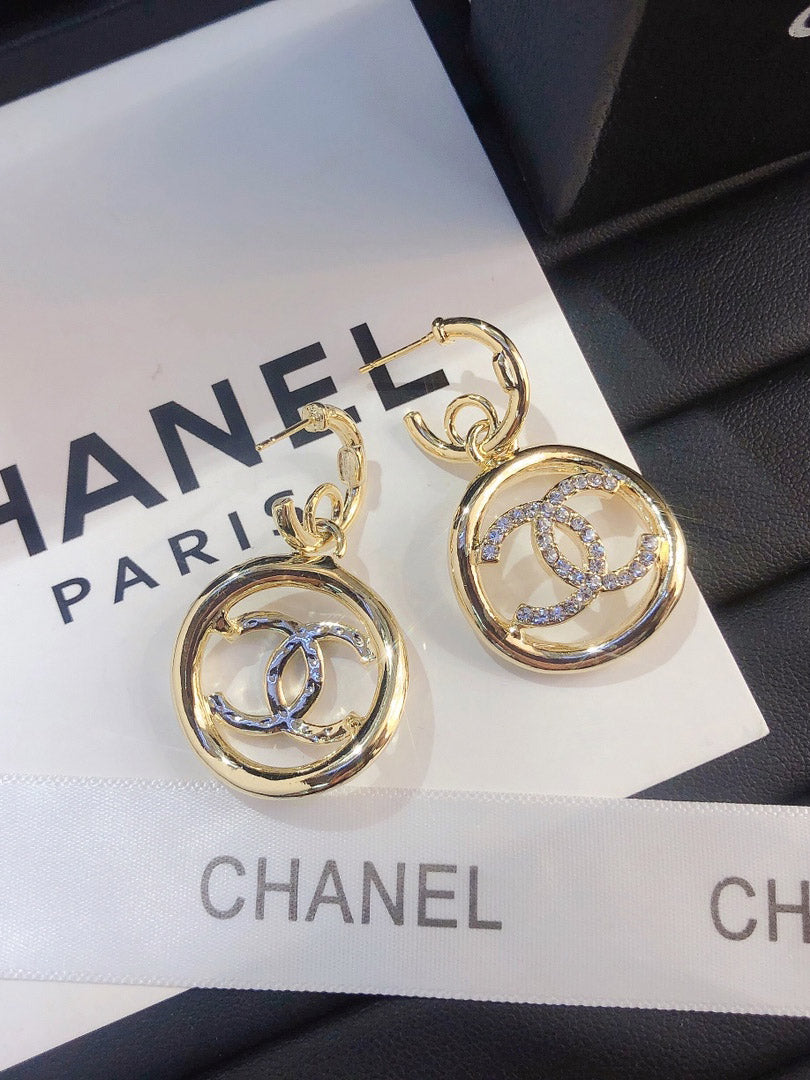 حلق شانيل مدور كبير حلق chanel ذهبي