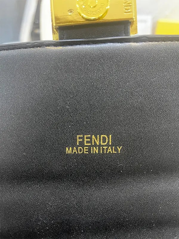 شنطة فندي صغيره اسود ماستر شنط وحقائب fendi bags