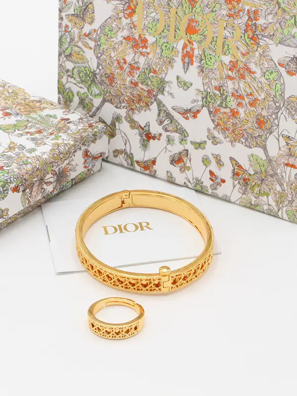 اساور ديور الهبه مع الخاتم اسواره dior