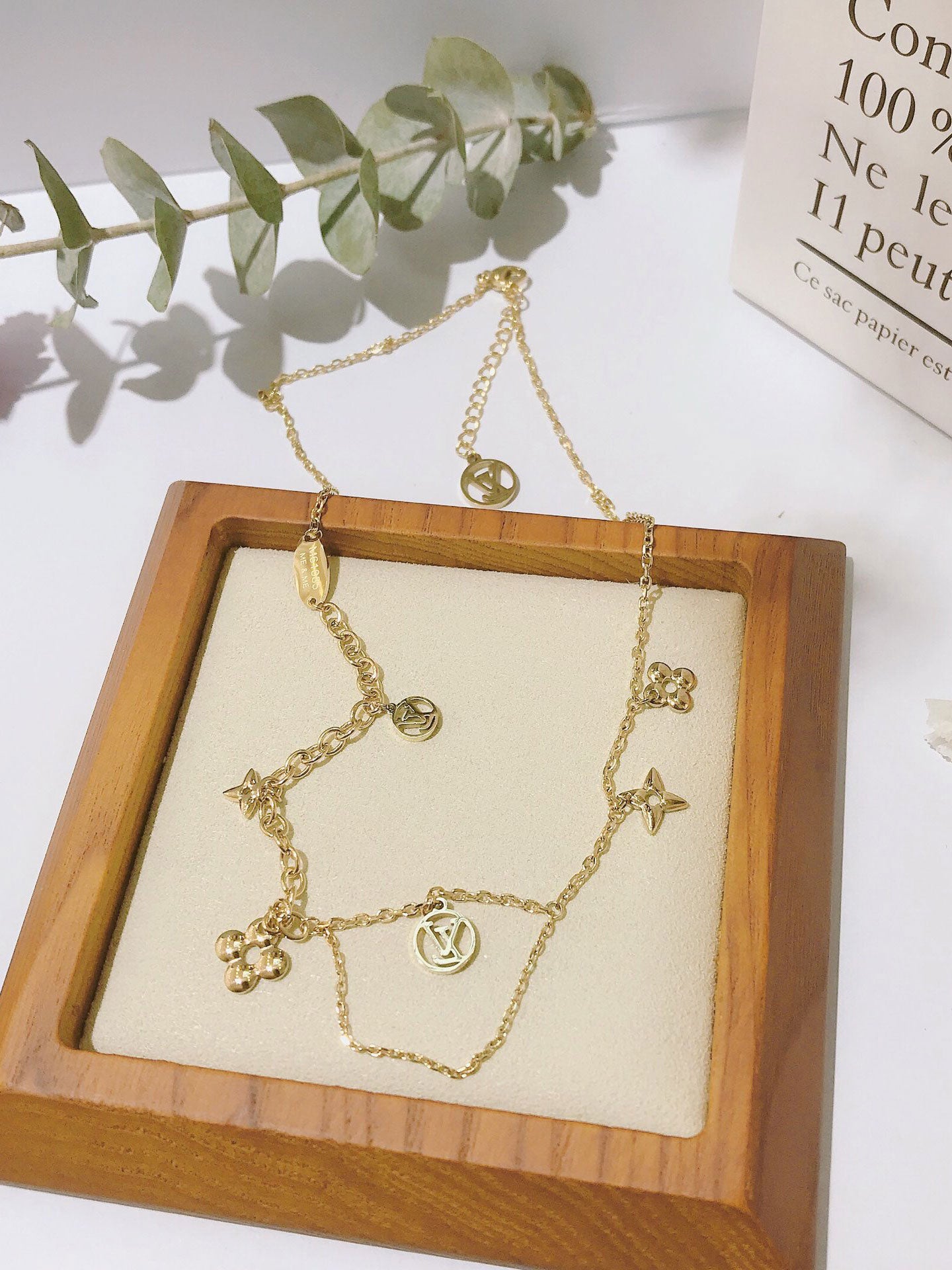 سلسال لويس فيتون ملتي بندنت سلسال louis vuitton