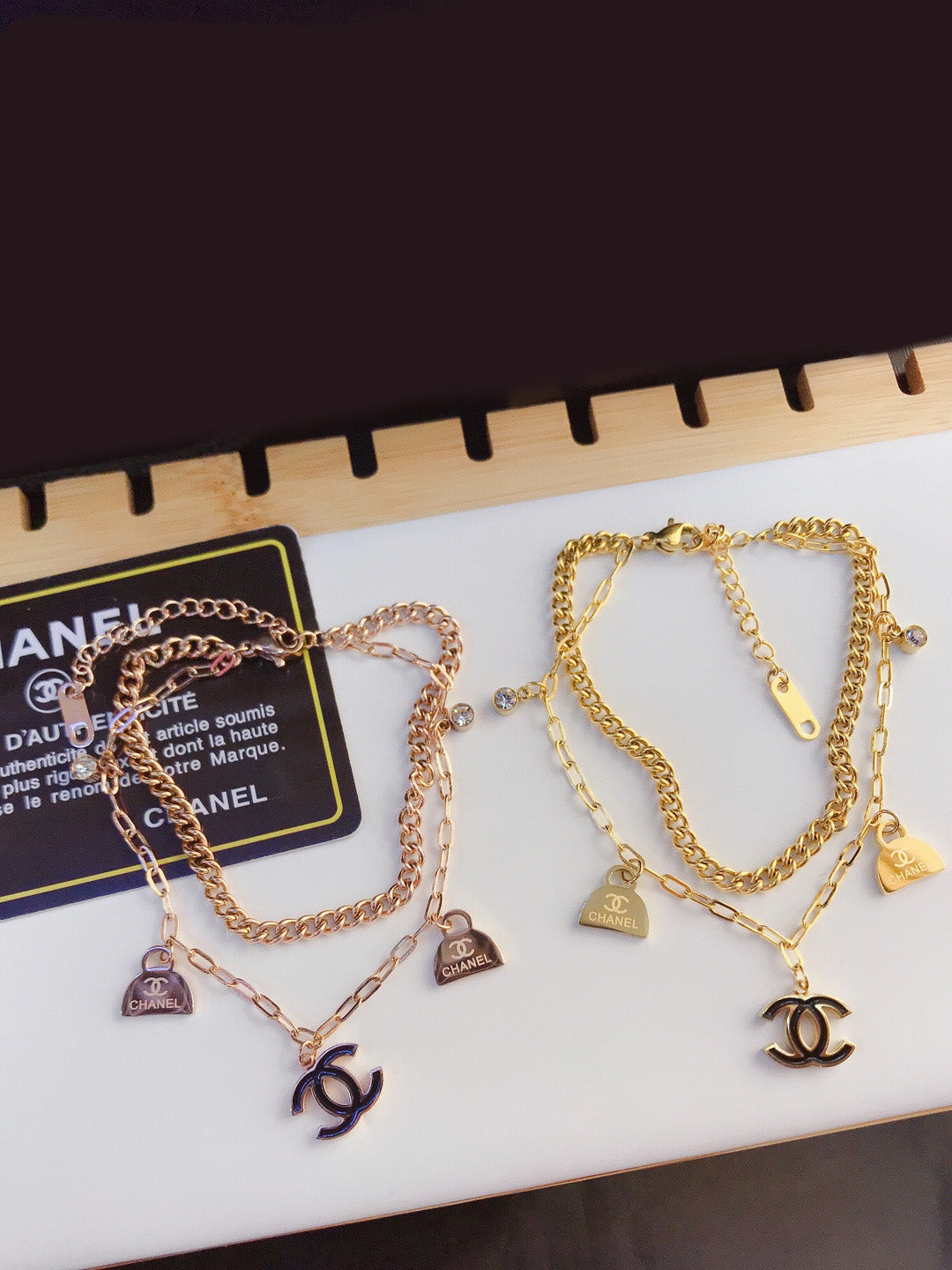 اساور شانيل لوقو بندنتس اسواره chanel