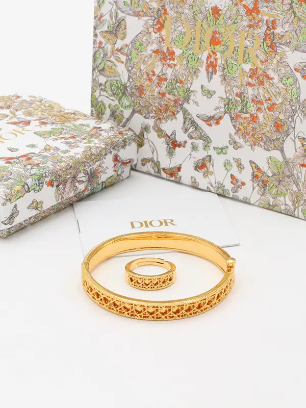 اساور ديور الهبه مع الخاتم اسواره dior