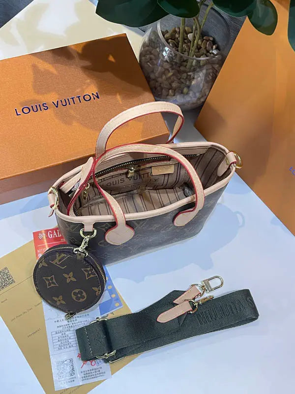 شنطة لويس فيتون الجديد ماستر 81 شنط وحقائب louis vuitton bags