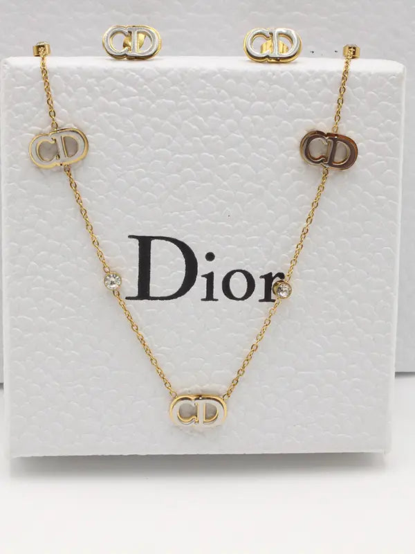 طقم ديور سي دي ناعم 2 قطع اطقم dior فضي ذهبي