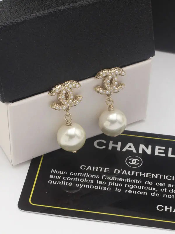 حلق شانيل انتيك لولو 647 حلق chanel ذهبي