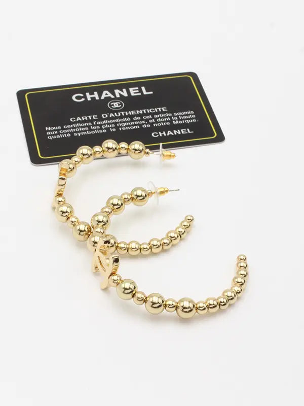 حلق شانيل كبير ميتال ذهبي لوقو حلق chanel
