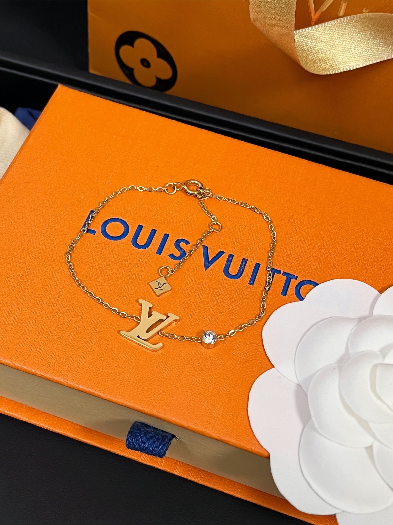 اسواره لويس فيتون لوقو ناعمه اسواره louis vuitton