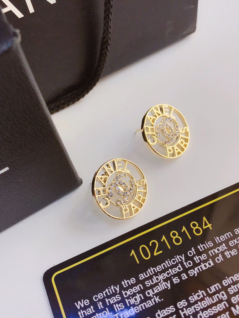 حلق شانيل 8033 حلق chanel ذهبي فضي