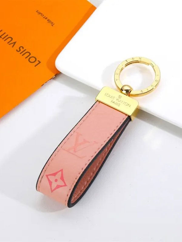 ميدالية لويس فيتون ليذر لوقو ميدالية louis vuitton وردي