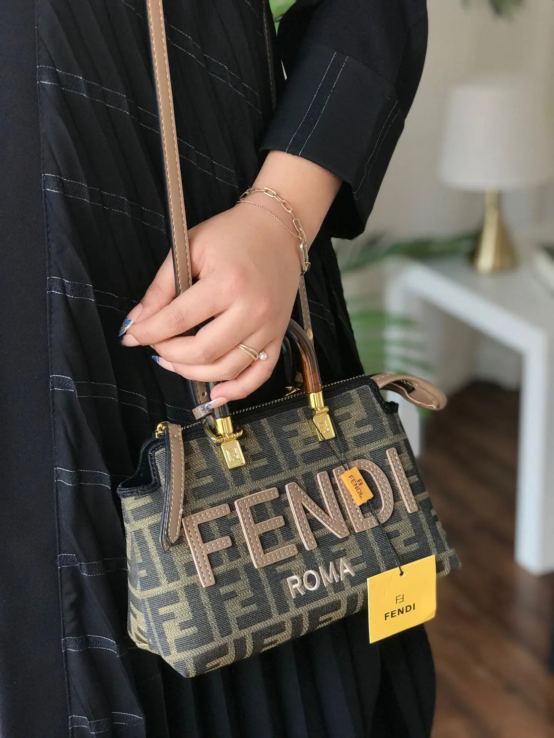 شنطة فندي ماستر 98 شنط وحقائب fendi bags بني