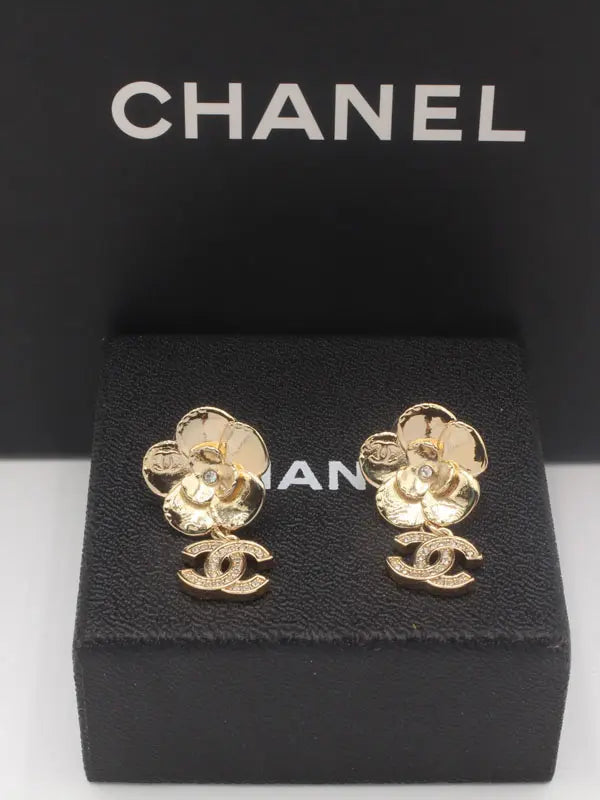 حلق شانيل انتيك الجديد 644 حلق chanel ذهبي