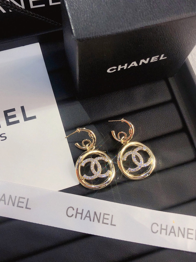 حلق شانيل مدور كبير حلق chanel