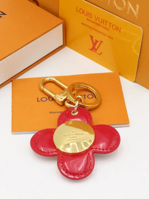 ميدالية لويس فيتون 240 ميدالية louis vuitton