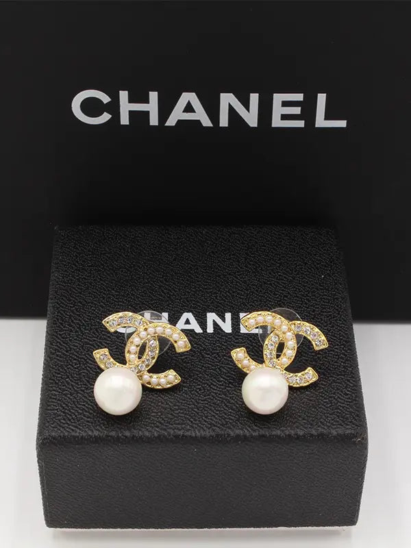 حلق شانيل لولو ذهبي ماستر 711 حلق chanel