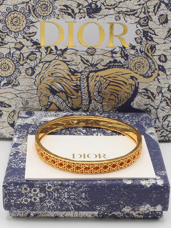 غوايش ديور ذهبي 840 اسواره dior ذهبي 16