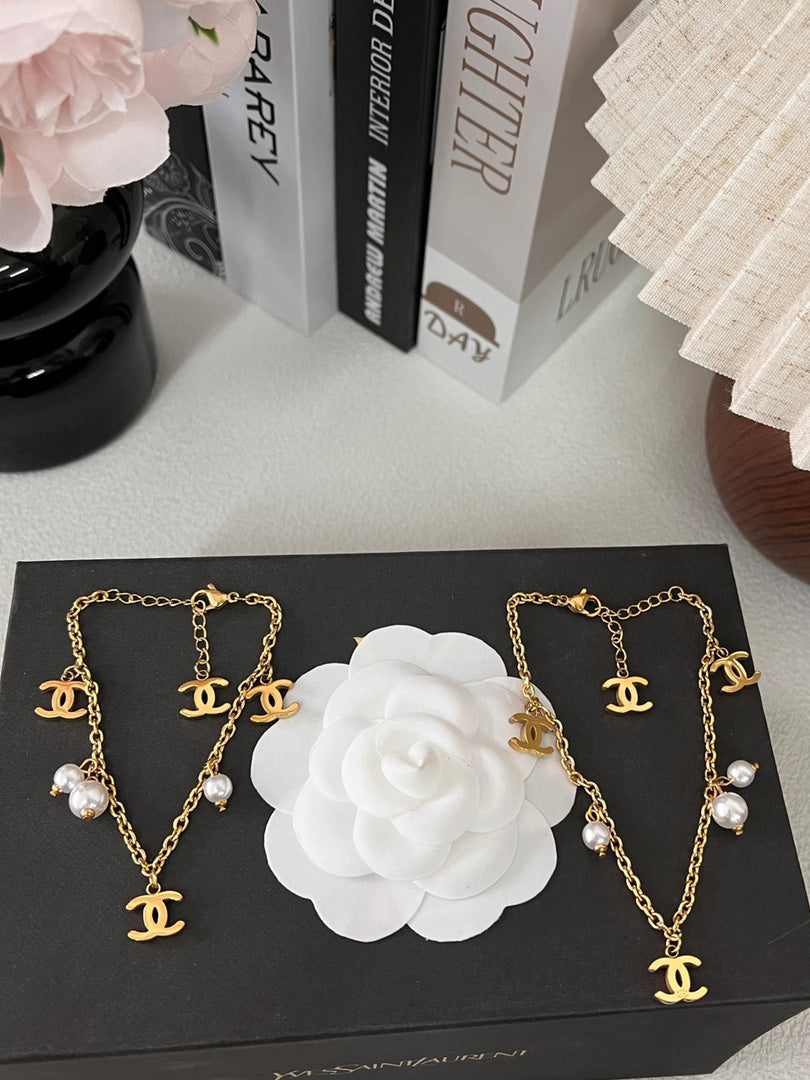 اسواره شانيل لولو بيرل لوقو اسواره chanel