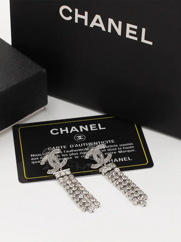 حلق شانيل 541 حلق chanel فضي