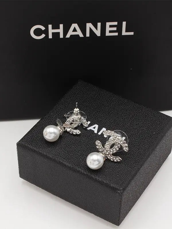 حلق شانيل 555 حلق chanel