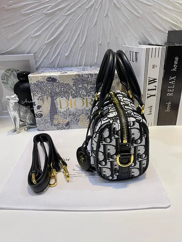 شنطة ديور صغيره الوان متعدده شنط وحقائب dior bags