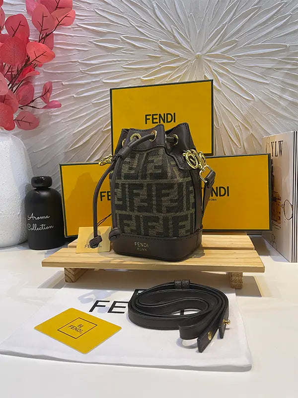 شنطة فندي ماستر صغيرة شنط وحقائب fendi bags