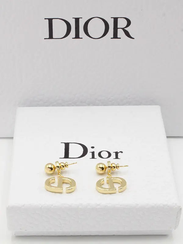 حلق ديور لوقو ميتال حلق dior
