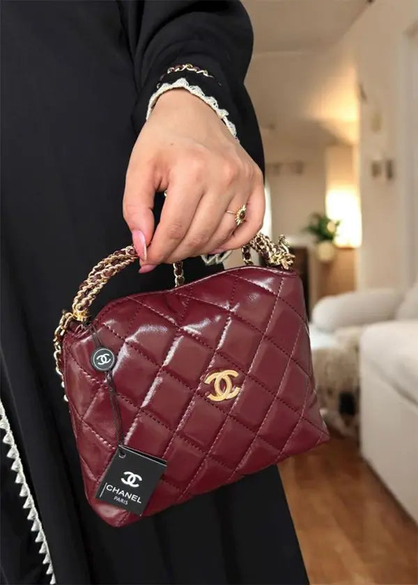 شنطة شانيل وسط الماستر