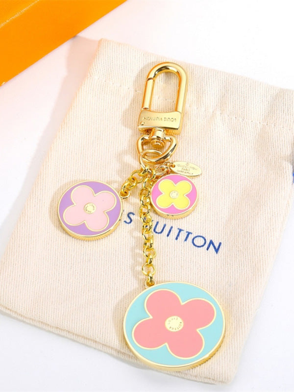 ميدالية لويس فيتون بينك لوقو ميدالية louis vuitton