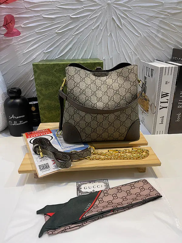 شنطة قوتشي ماستر وسط بنية شنط وحقائب gucci bags