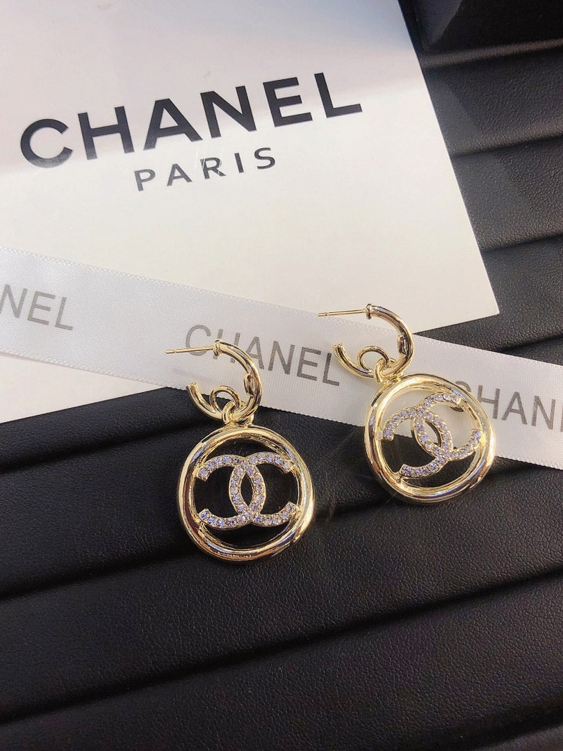 حلق شانيل مدور كبير حلق chanel