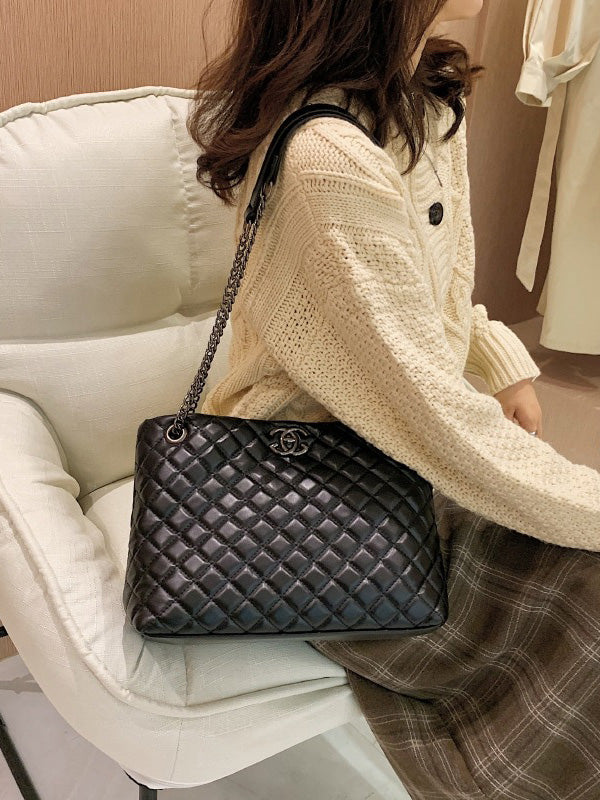شنطة اسود مستوحى من شانيل شنط وحقائب chanel اسود