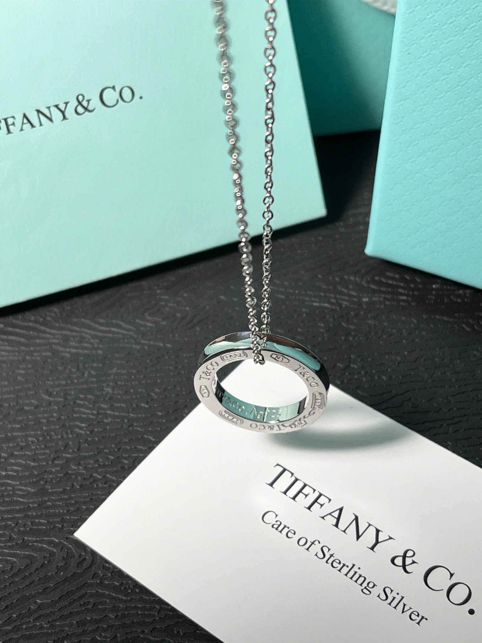 سلسال تيفاني مدور لوقو فضي سلسال tiffany