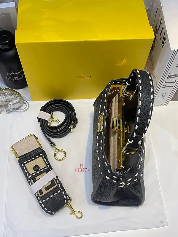 شنطة فندي بتعليقه كرز شنط وحقائب fendi bags