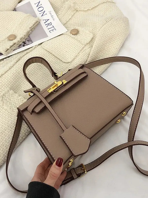 حقيبة نسائية انيقة اسود بحزام قفل شنط وحقائب شنط