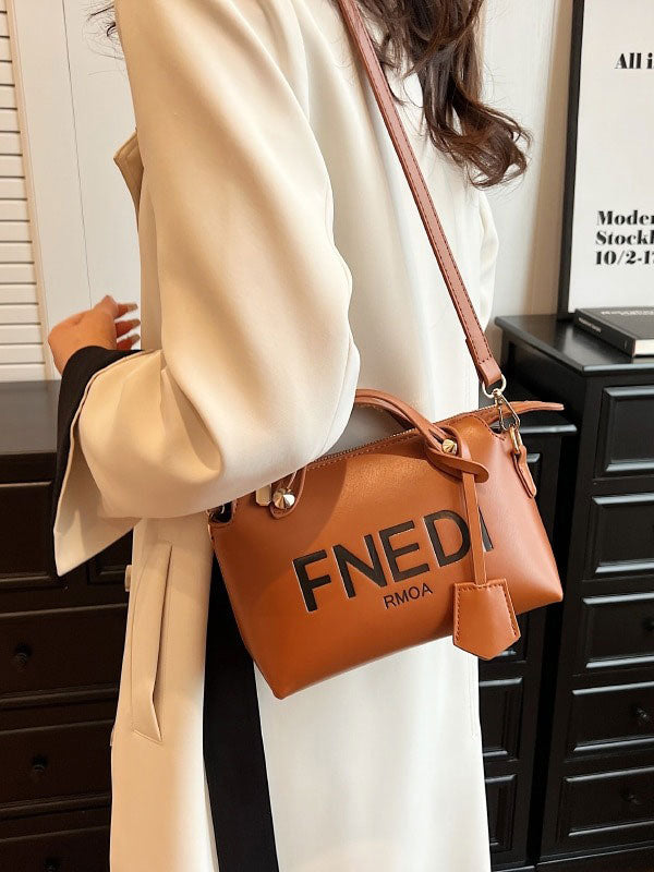 حقيبة مستوحى من فندي شنط وحقائب fendi