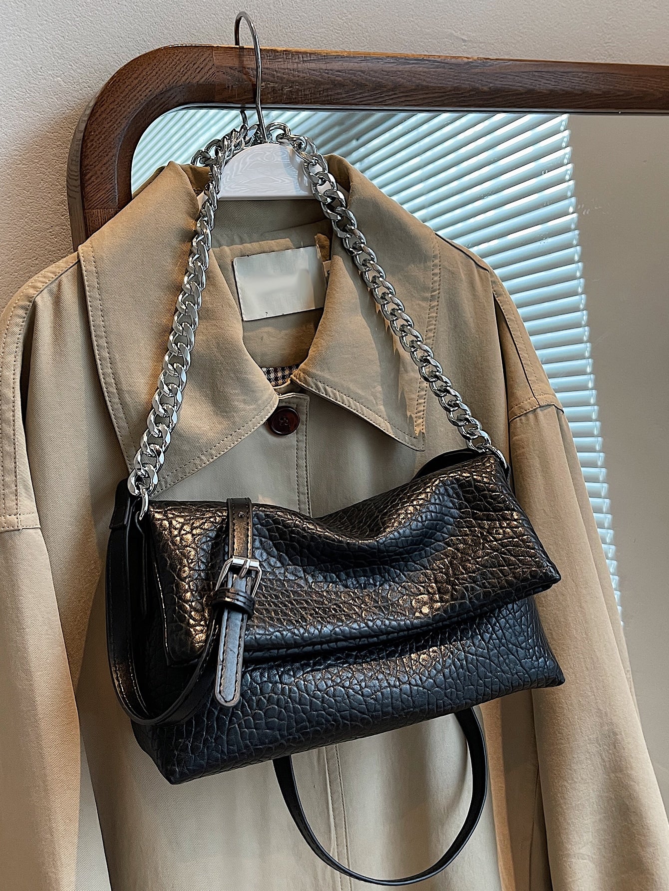 حقيبة كتف نسائية حجم وسط شنط وحقائب شنط