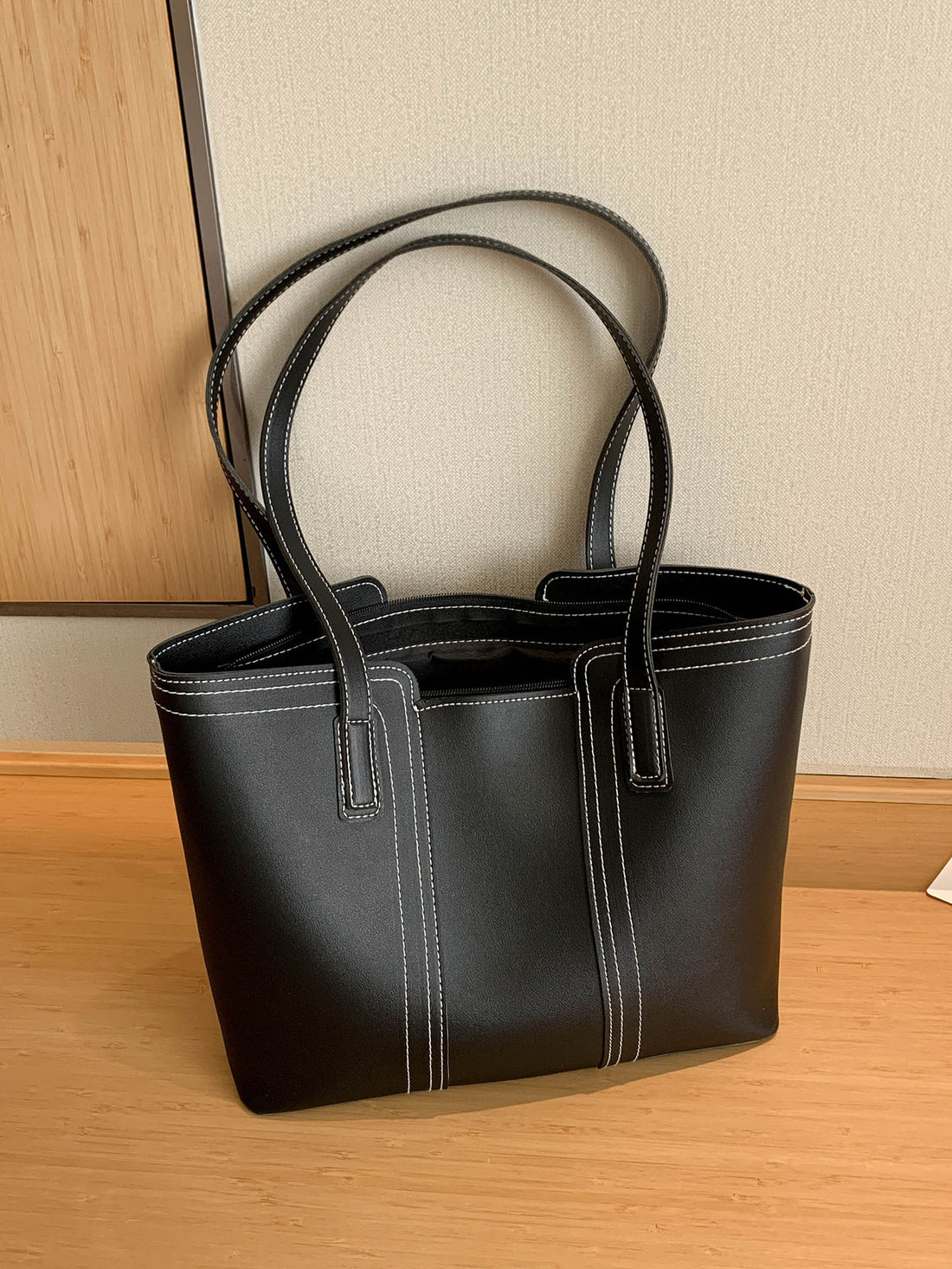 حقيبة كتف بتطريز اسود شنط وحقائب شنط