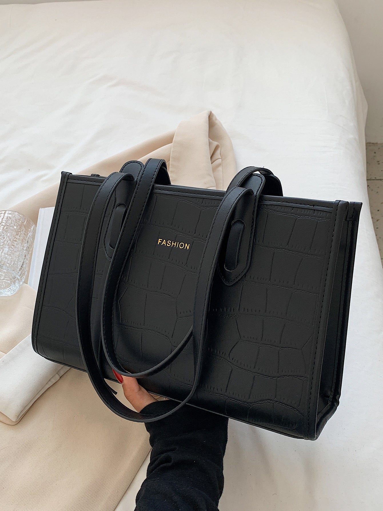 حقيبة يد بطباعة أحرف أنيقة شنط وحقائب شنط