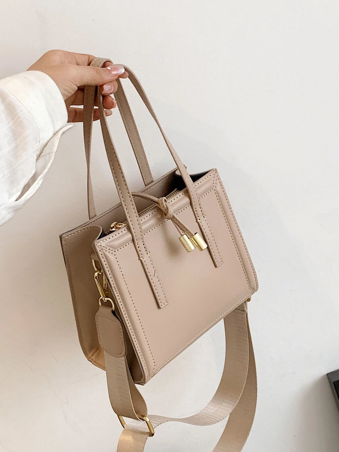 شنطة مربعة خفيفة الوزن شنط وحقائب شنط