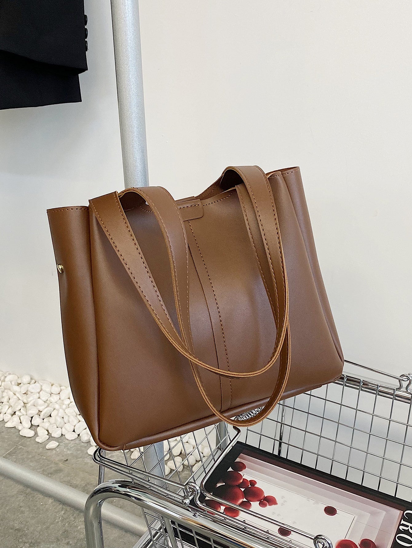 حقيبة مربعة جلد ناعم شنط وحقائب شنط بني