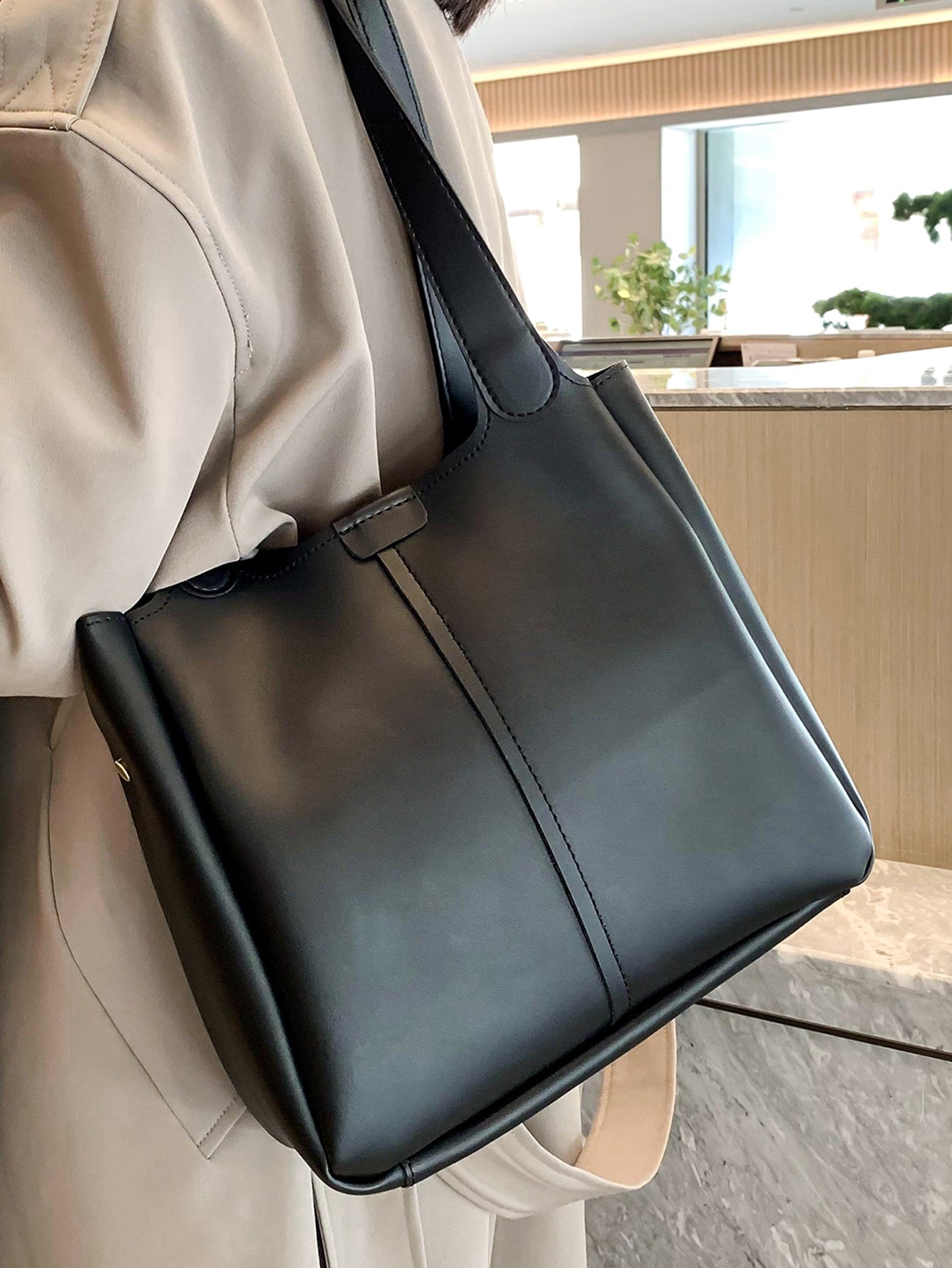 شنطة كتف كبيرة مطرزة شنط وحقائب شنط