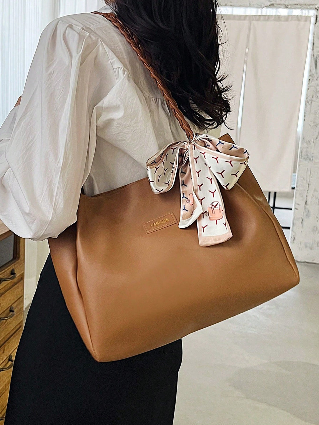 حقيبة كتف تويلي شنط وحقائب شنط بني