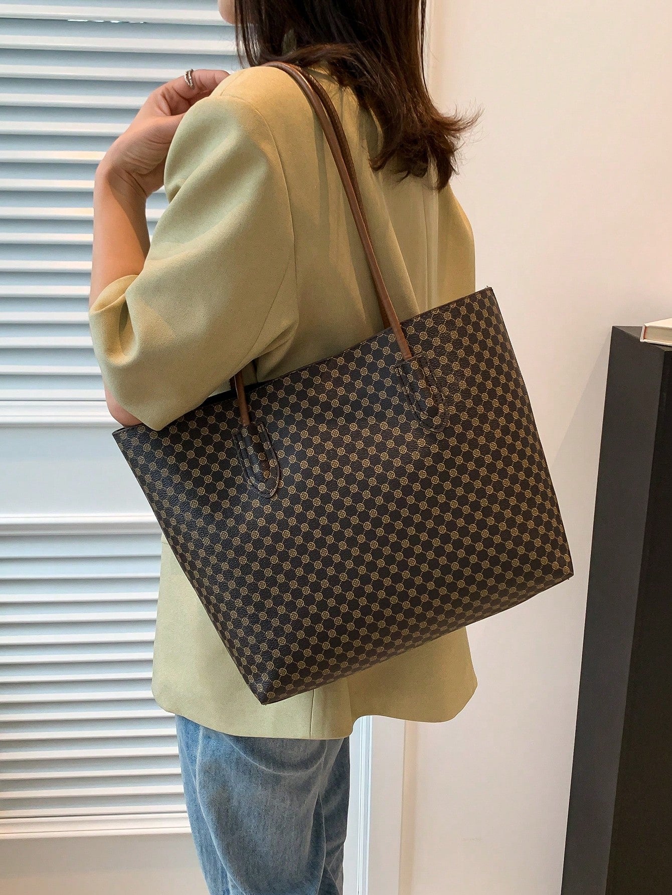 حقيبة كتف بنقش مقبض مزدوج شنط وحقائب شنط بني