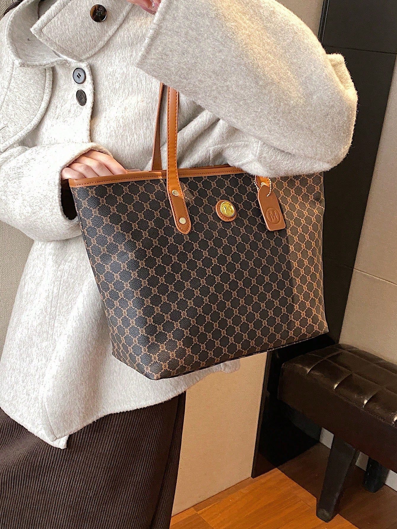 شنطة نسائية كبيرة كحلية شنط وحقائب شنط