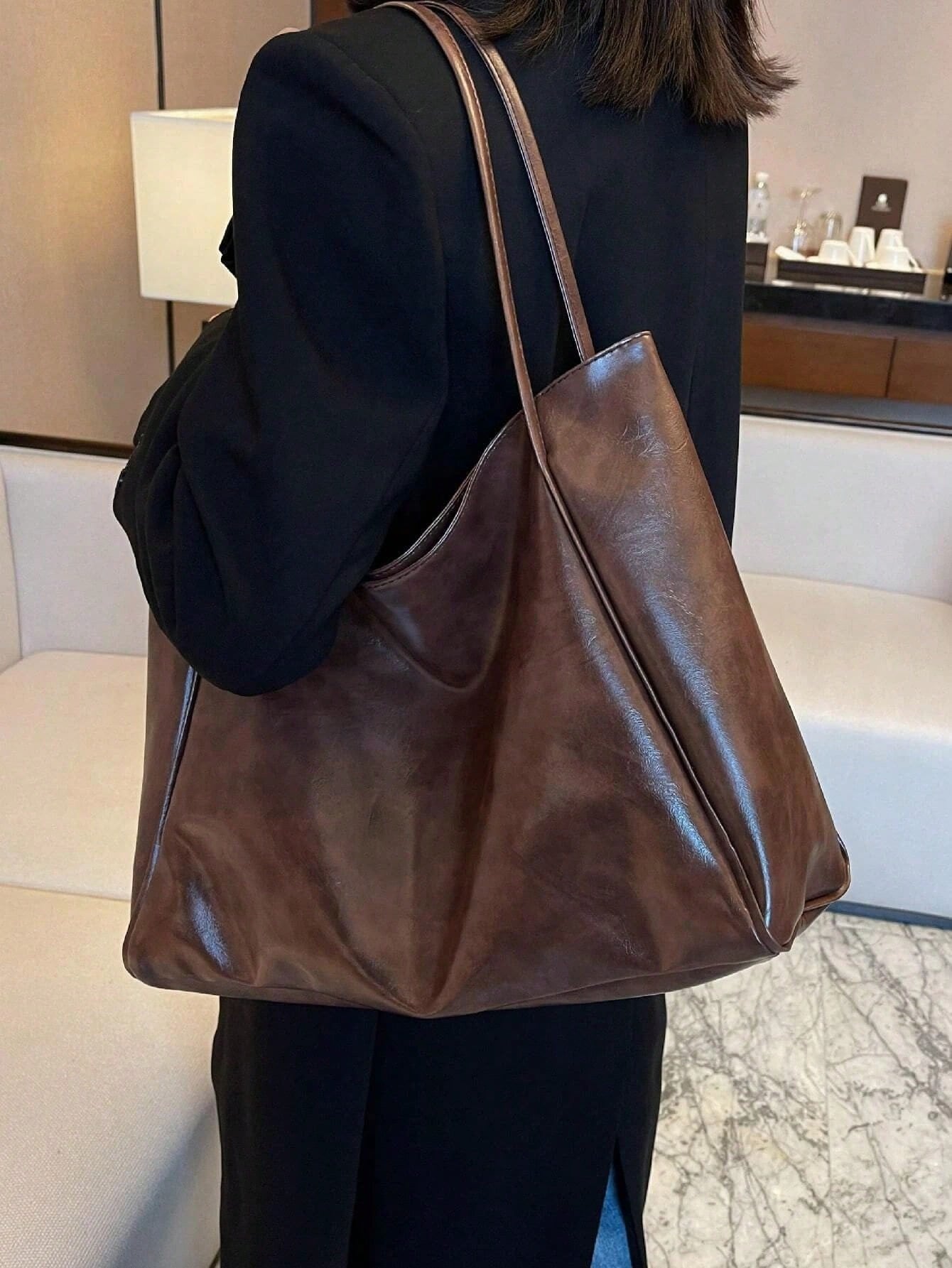 حقيبة كبيرة السعة للكتف وللحمل شنط وحقائب شنط بني