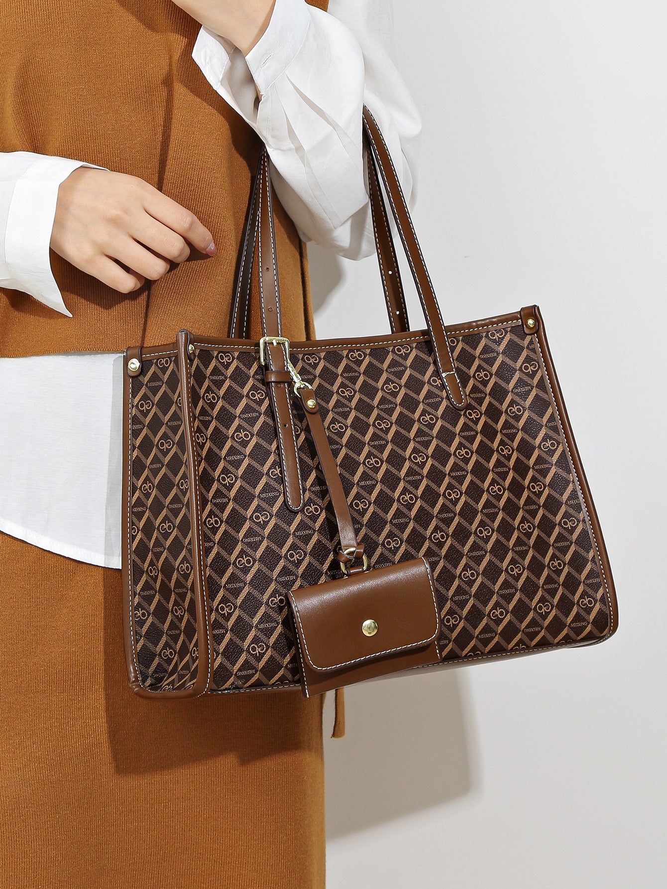 حقيبة يد كبيرة و محفظة عملات معدنية شنط وحقائب شنط بني