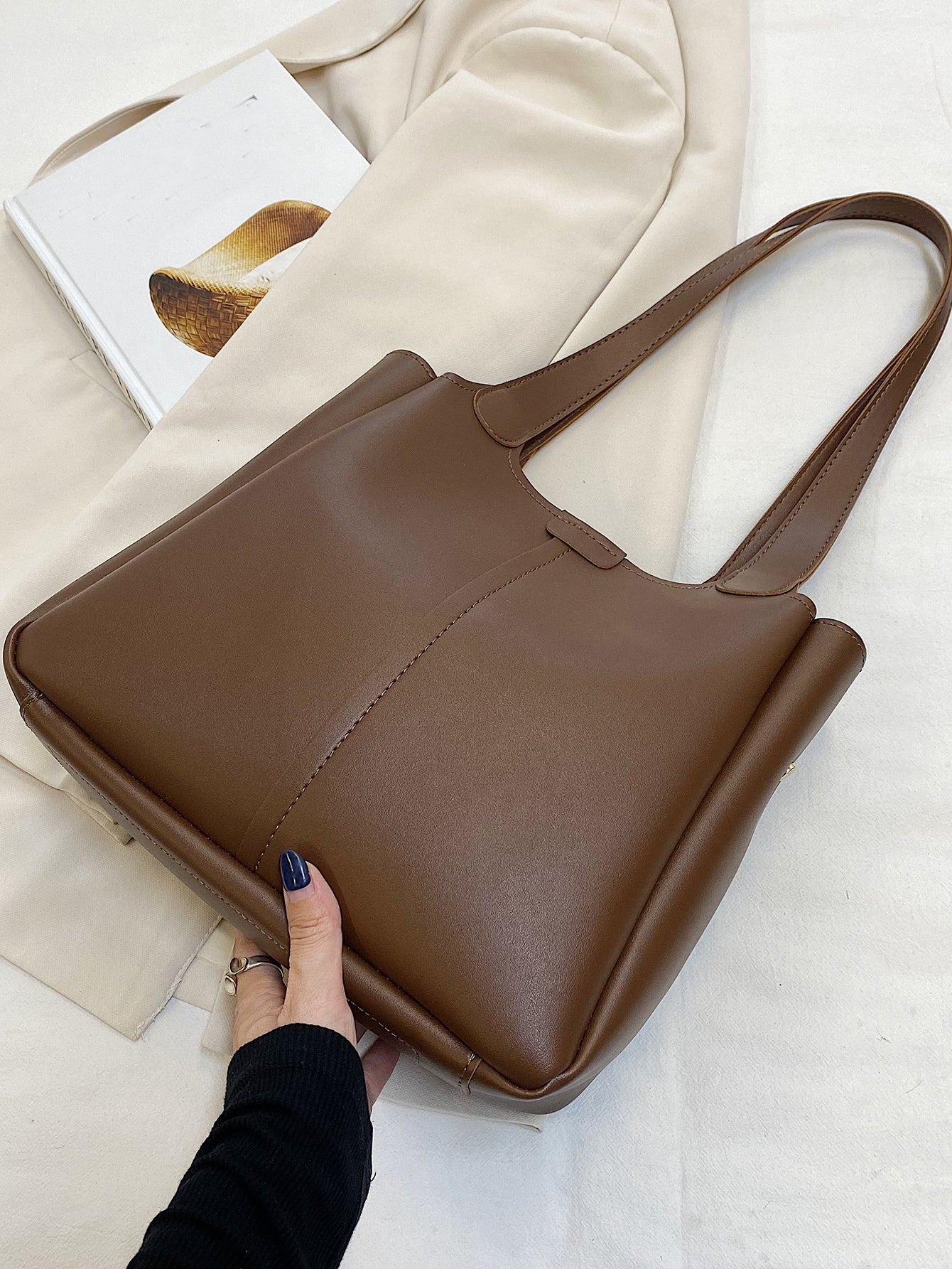 شنطة كتف كبيرة مطرزة شنط وحقائب شنط